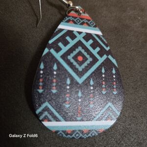 ❤️3/$15 Decorative Aztec Pattern Faux Leather Dangle Earrings with Geometric